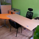 Bureau + convivialité + retour + siège + desserte assorti